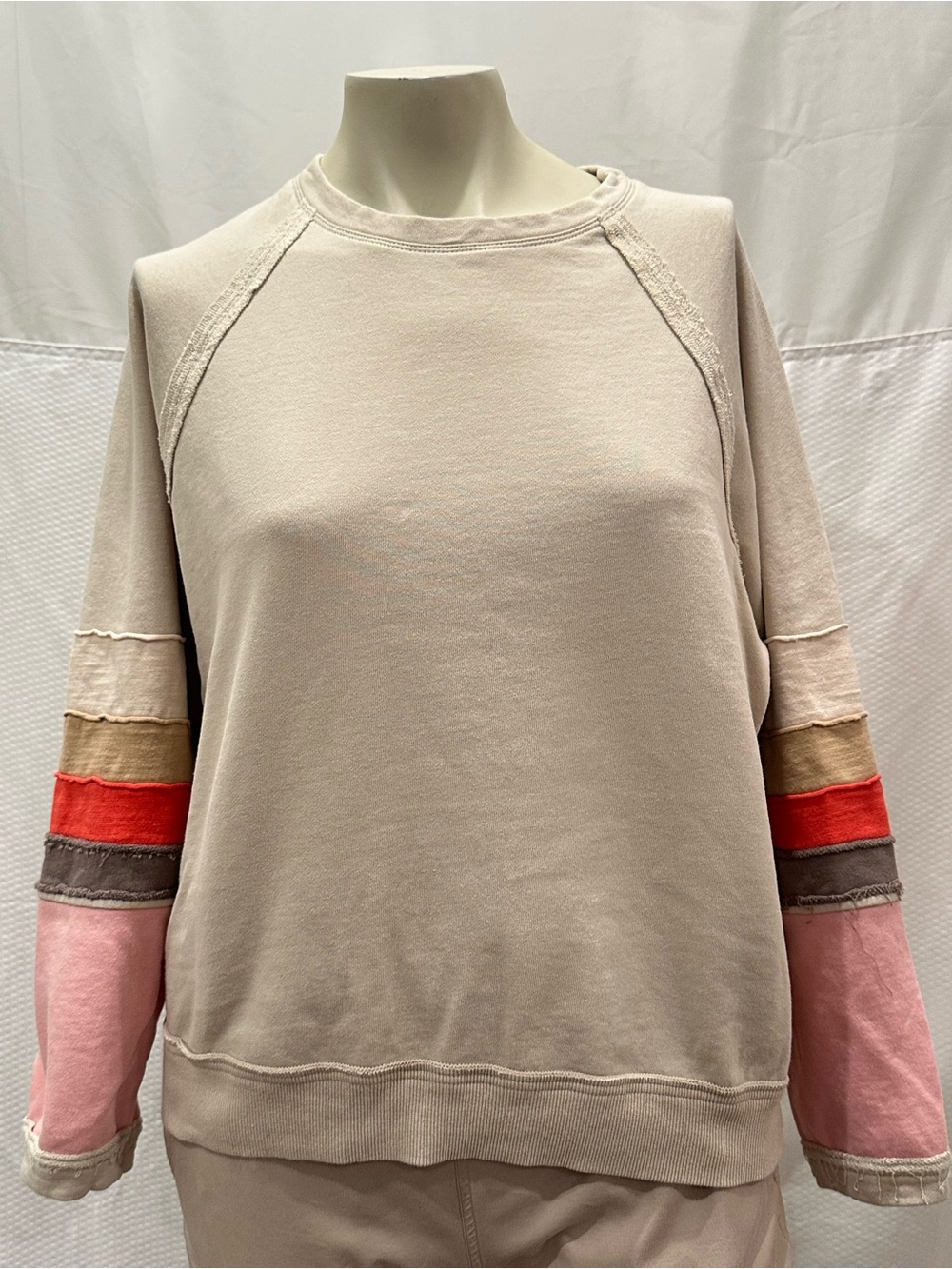 NWOT Easel Pullover Sweatshirt